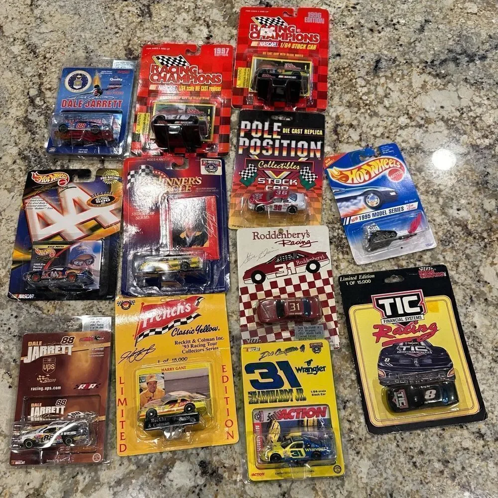 Die cast car lot. Vintage. Sealed 12 cars total will part out upon request.